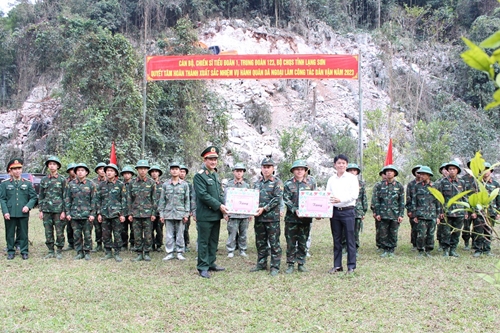 Quân khu 1 kiểm tra công tác dân vận tại Bắc Sơn